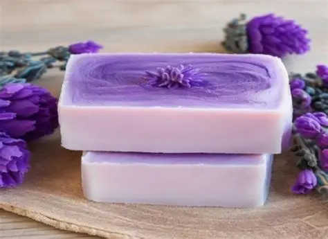 تصویر 3 از صابون اسطوخودوس دست‌ ساز وزن 80 گرم